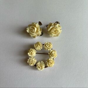 Vintage Winard Ivory Flowers Brooch & Screw Back Earrings